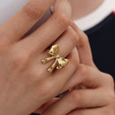 Léonie – Bow Statement Ring