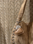 Romy – Wildleder-Look Tasche mit Nieten