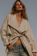 Trenchjacke „Elodie“ – minimal chic & endlessly versatile